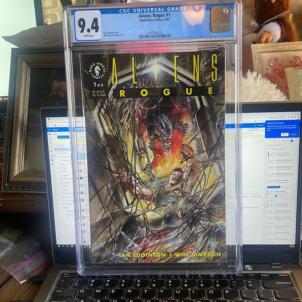 Dark horse comics Aliens Rogue comic CGC 9.4